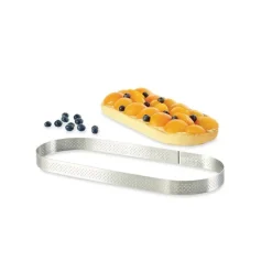 Cercle perforé forme Oblong 27 x 8 cm de L'école Valrhona par De Buyer