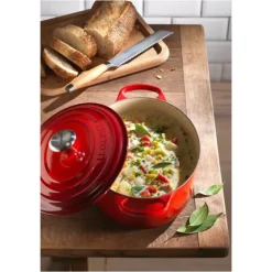 Cocotte en Fonte Ovale 29 cm Cerise Le Creuset Signature