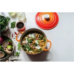 Cocotte en Fonte Ronde 22 cm Volcanique Le Creuset Signature