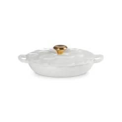 Faitout Fonte Émaillée Pétales Blanc avec Bouton Doré 26 cm Le Creuset
