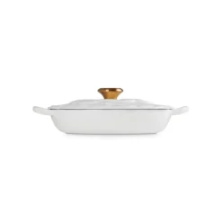 Faitout Fonte Émaillée Pétales Blanc avec Bouton Doré 26 cm Le Creuset