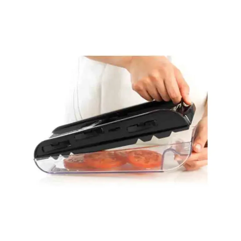 Mandoline de Cuisine 5 lames avec réservoir noir Mastrad
