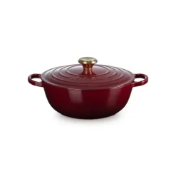 Marmite en Fonte 26 cm Garnet Bouton Doré Le Creuset Signature