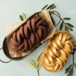 Moule à Cake Torsadé Gold Nordic Ware