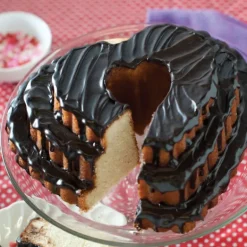 Moule à Gâteau Bundt Cœur 3 Étages Toffee Nordic Ware
