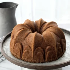 Moule à Gâteau Bundt Fleur de Lys Toffee Nordic Ware