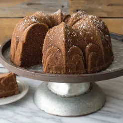 Moule à Gâteau Bundt Fleur de Lys Toffee Nordic Ware
