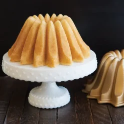 Moule à Gâteau Bundt Lotus Gold Nordic Ware