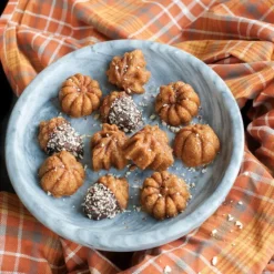 Moule à Gâteaux Gourmandises d'Automne (x12) Bronze Nordic Ware