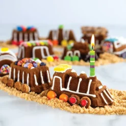 Moule à Gâteaux Petit Train (x9) Pro Cast Nordic Ware