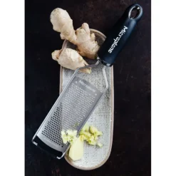 Râpe Fine Gourmet Noir Microplane