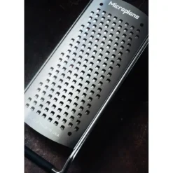 Râpe Gros Grains Gourmet Noir Microplane