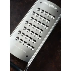 Râpe Très Gros Grains Gourmet Noir Microplane