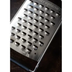 Râpe Ultra Gros Grains Gourmet Noir Microplane