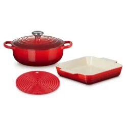 Set Cocotte 24 cm, Plat à Gratin 23 cm et Dessous de Plat Cerise Le Creuset